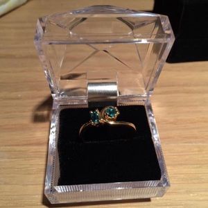 Emerald Engagement Ring 18K Yellow Gold 💍